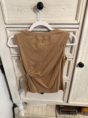 Side-Tie Sleeveless Tank Top in Tan